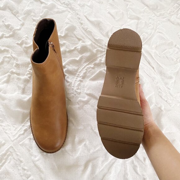 Naturalizer Women's Cade Lug Sole Ankle Boot Size 7.5 New - Picture 7 of 9